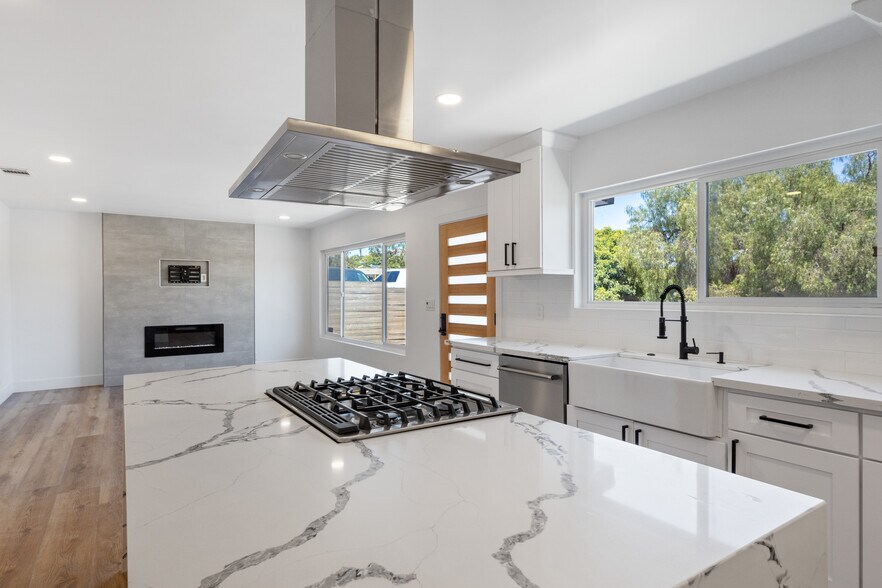 More Photos Of 632 Truly Ter, Vista Apartments For Sale