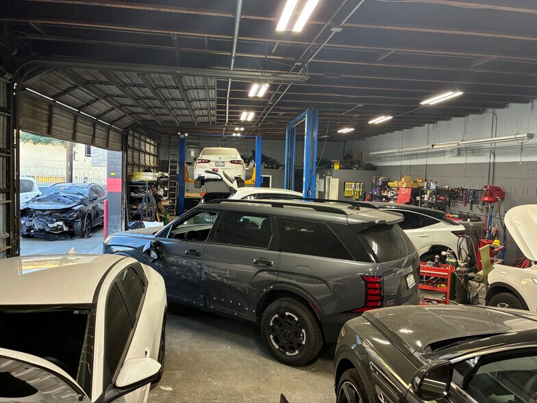 More Photos Of 12677 San Fernando Rd, Sylmar Auto Repair For Lease