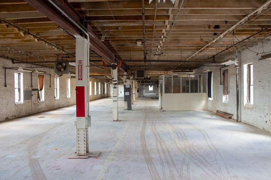 More Photos Of 1224 Mill St, Jasper Manufacturing For Sale