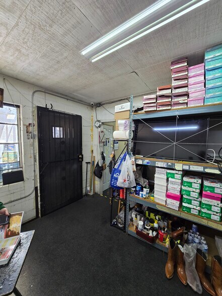 More Photos Of 1611 S Main St, Santa Ana Storefront For Lease