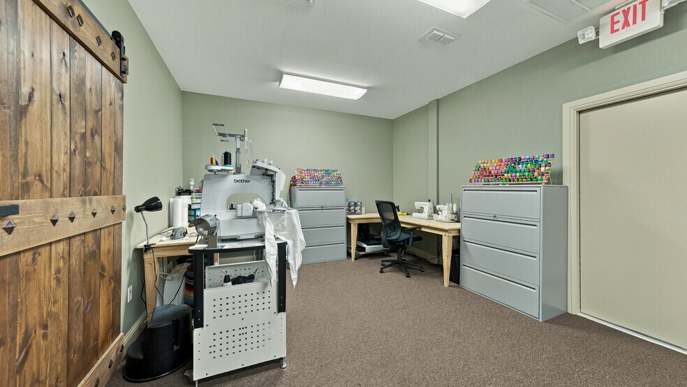 More Photos Of 207 Eastridge Rd, Granbury General Retail For Sale