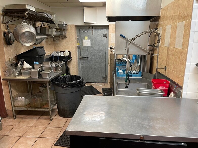 More Photos Of 42882 Truro Parish Dr, Ashburn Storefront For Sale