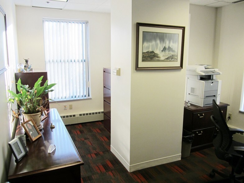 More Photos Of 286 Water St, Augusta Office For Lease
