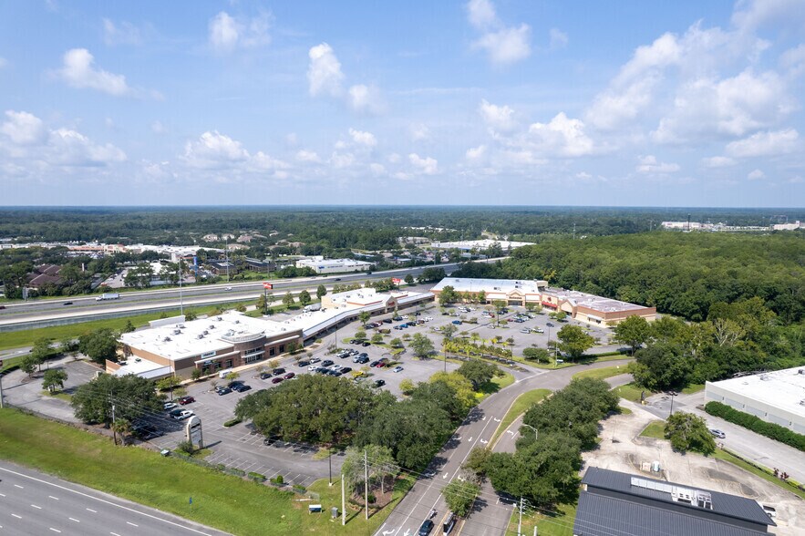 More Photos Of 6000 Lake Gray Blvd, Jacksonville Storefront For Lease