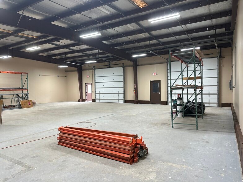 More Photos Of 85 Danbury Rd, New Milford Industrial For Lease