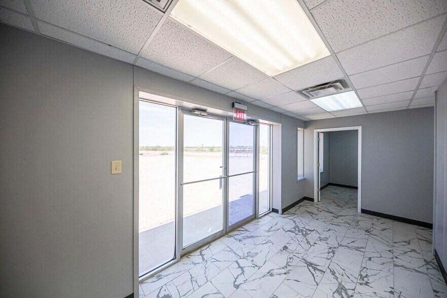 More Photos Of 850 W I-20, Penwell Warehouse For Lease