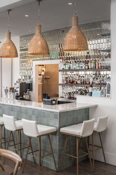 More Photos Of 738 E Main St, Belhaven Hotel For Sale