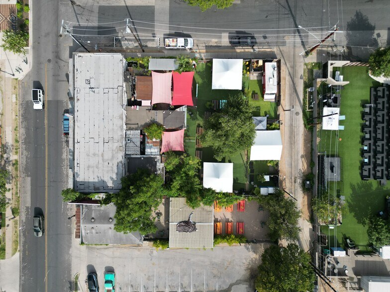 More Photos Of 1500 E 6th St, Austin Storefront Retail Residential For Sale