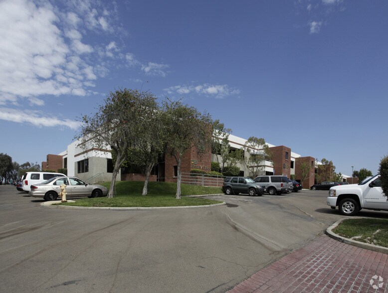 More Photos Of 7930 Arjons Dr, San Diego Research And Development For Lease