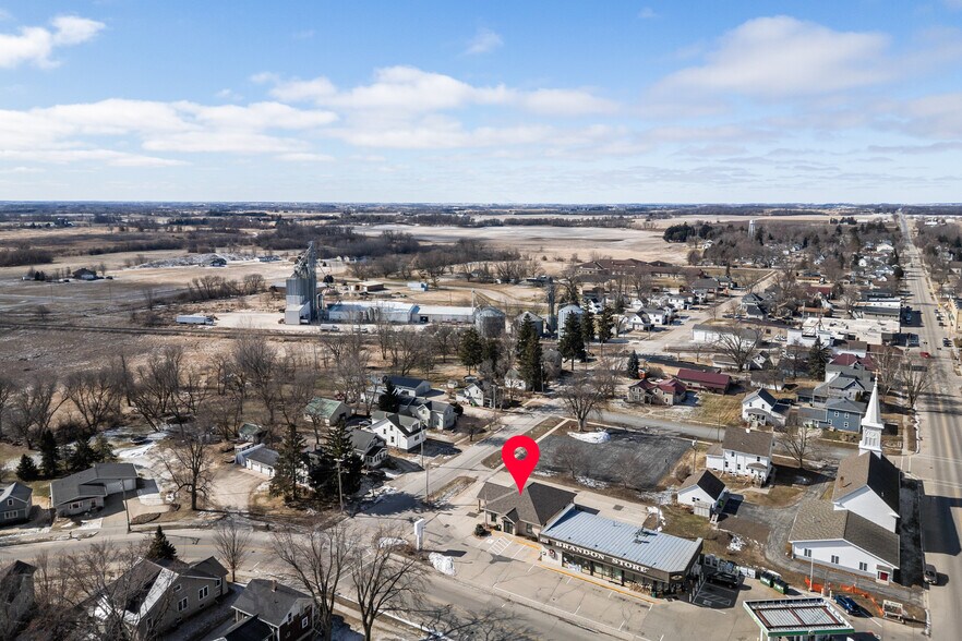 More Photos Of 102 S Woodward St, Brandon Service Station For Sale