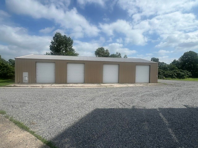 Primary Photo Of 1412 Highway 65 N, Twin Groves Warehouse For Lease
