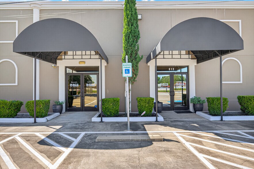 More Photos Of 918 Oak Glen Dr, Houston Industrial For Lease