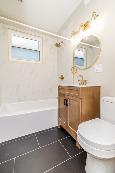 More Photos Of 6129 N Ravenswood Ave, Chicago Multifamily For Sale