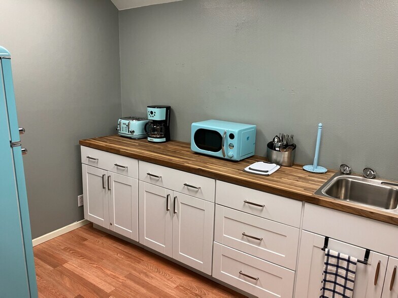 More Photos Of 611 W 14th St, Austin Office For Lease