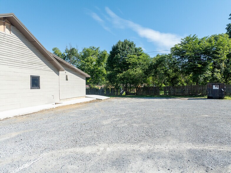 More Photos Of 8123 E Lamar Alexander Pky, Townsend Restaurant For Sale