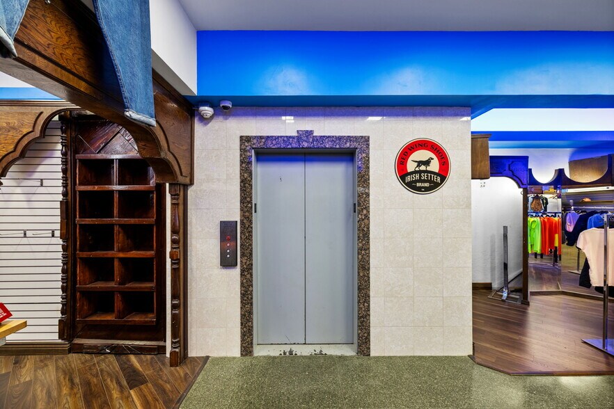 More Photos Of 923 K St, Sacramento Storefront For Lease