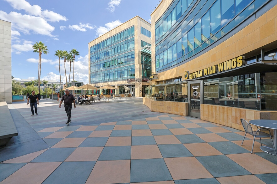 More Photos Of 15301 Ventura Blvd, Sherman Oaks Unknown For Lease