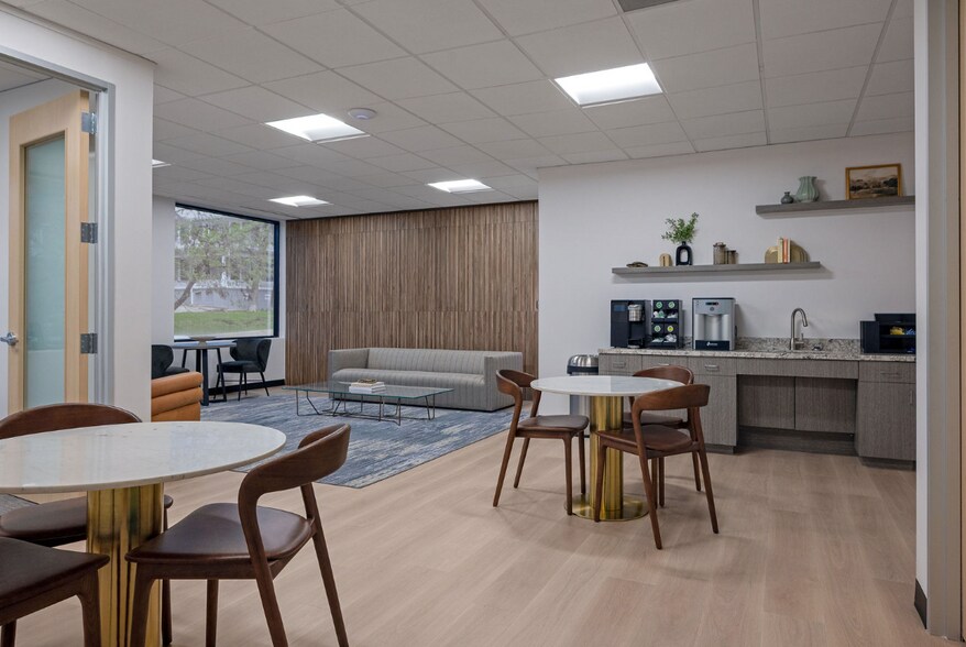 More Photos Of 1601 Rio Grande St, Austin Office For Lease