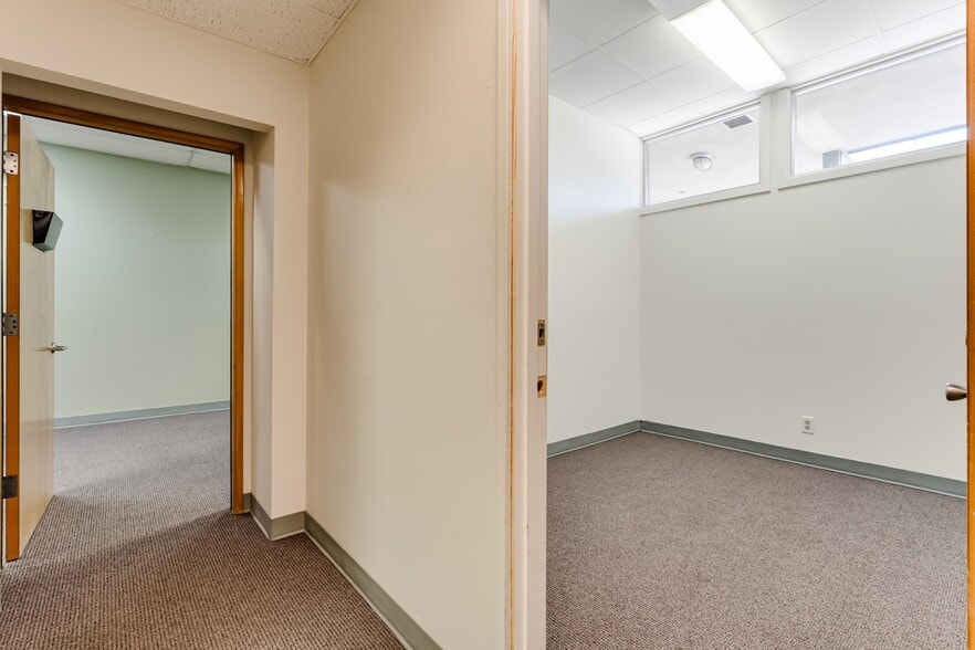 More Photos Of 545-575 Holly St, Junction City Storefront Retail Office For Lease