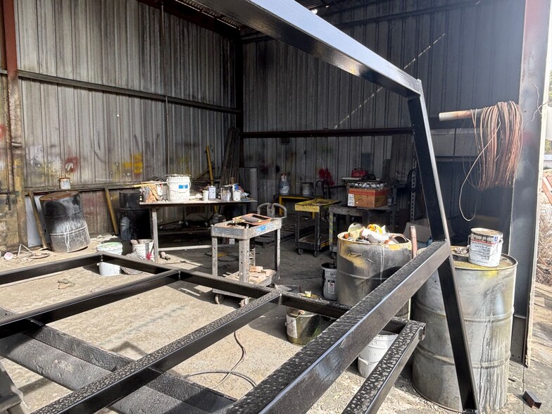 More Photos Of 424 Shelton Rd, West Columbia Warehouse For Sale