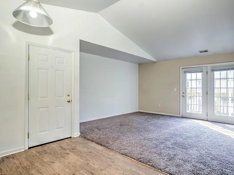 More Photos Of 406-408 Fairway Mdws, Marshall Apartments For Sale
