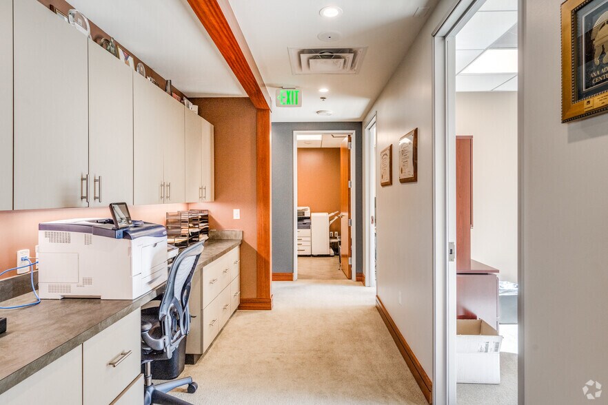 More Photos Of 1800 Glenarm Pl, Denver Office For Lease