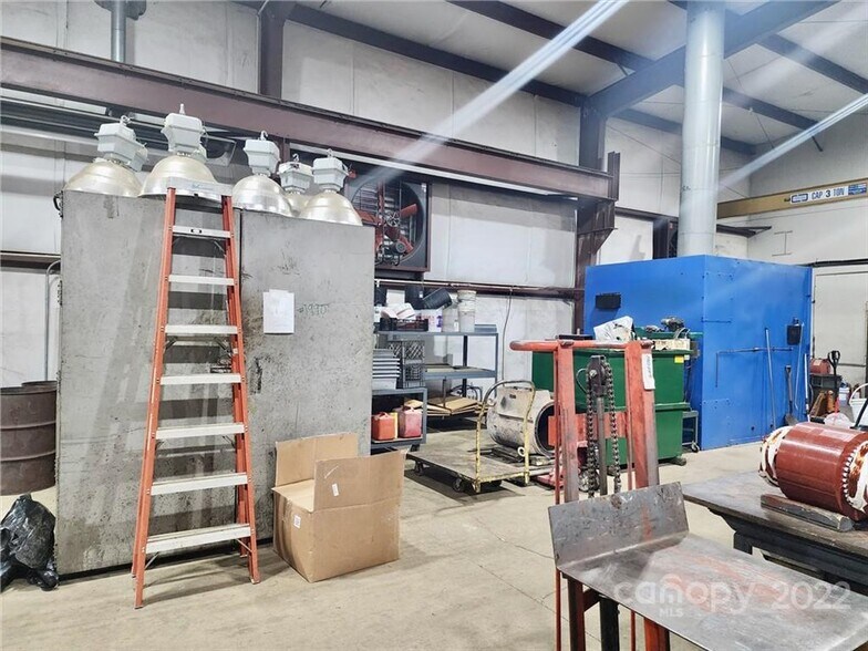 More Photos Of 629 Emma Rd, Asheville Warehouse For Lease