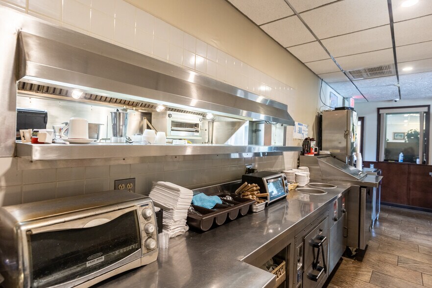 More Photos Of 2771 Scottsville Rd, Scottsville Restaurant For Sale