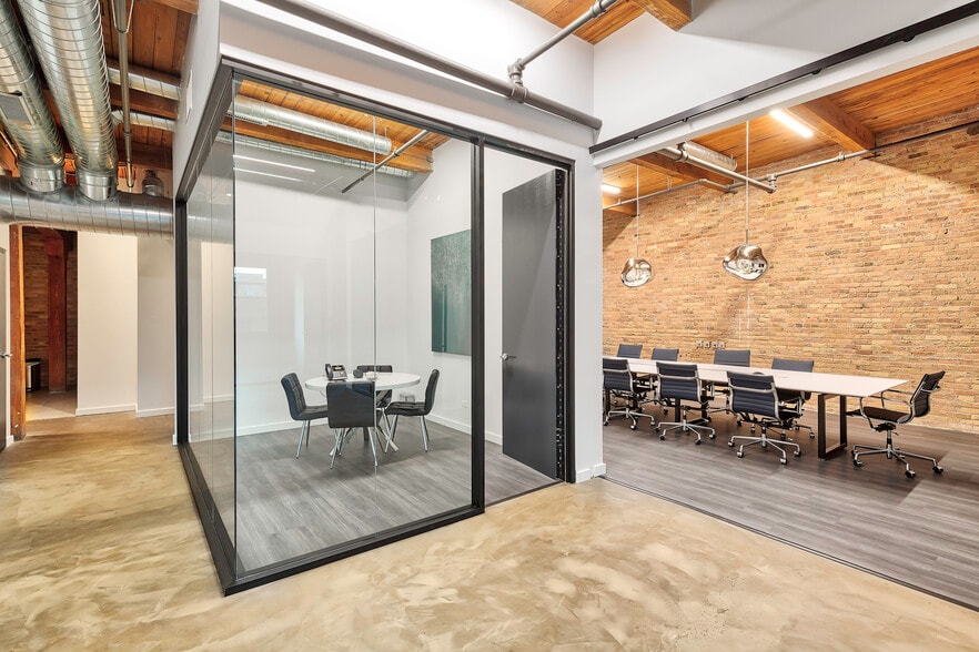 More Photos Of 641-651 W Lake St, Chicago Office For Lease