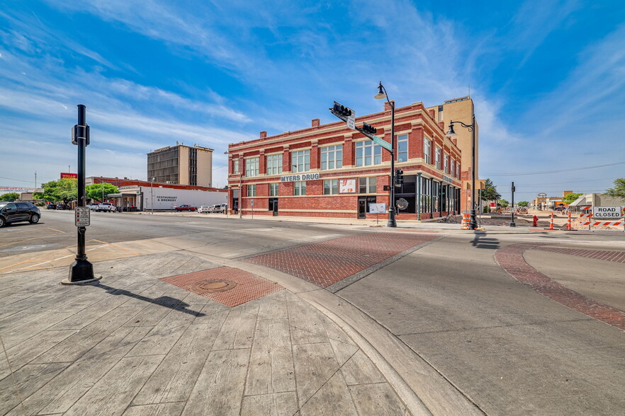 More Photos Of 29 S Chadbourne St, San Angelo Drugstore For Sale