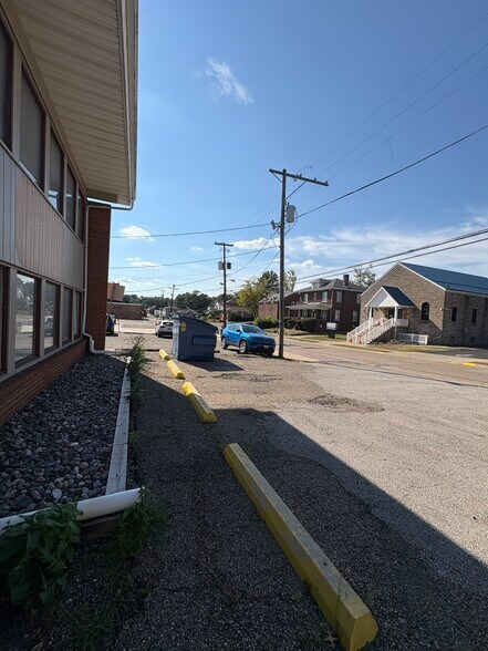 More Photos Of 2017 Sunset Blvd, Steubenville Office For Lease