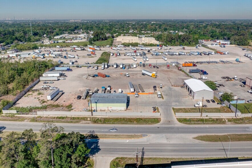 More Photos Of 6409 Mesa Dr, Houston Truck Terminal For Lease