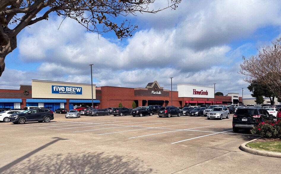 More Photos Of 7502-7950 W FM-1960, Houston Unknown For Lease