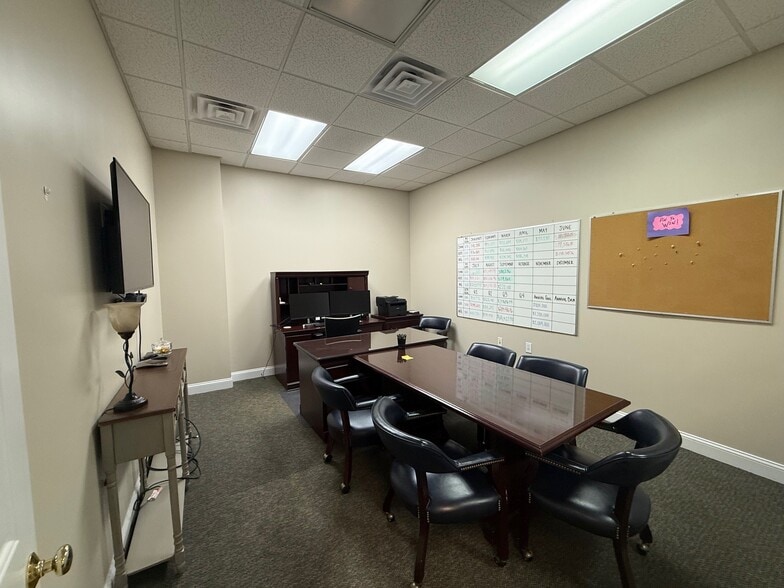 More Photos Of 4582 Cumberland Rd, Fayetteville Freestanding For Lease