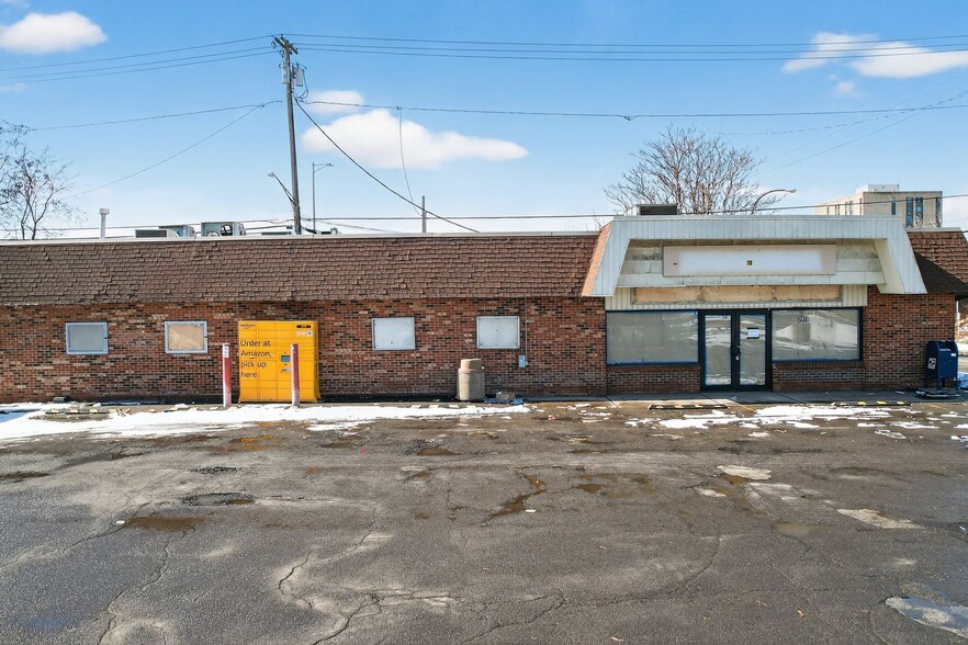 More Photos Of 2078 Niagara St, Buffalo Convenience Store For Sale