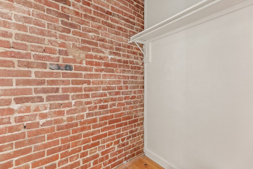 More Photos Of 116-118 N Main St, Sand Springs Storefront Retail Residential For Sale