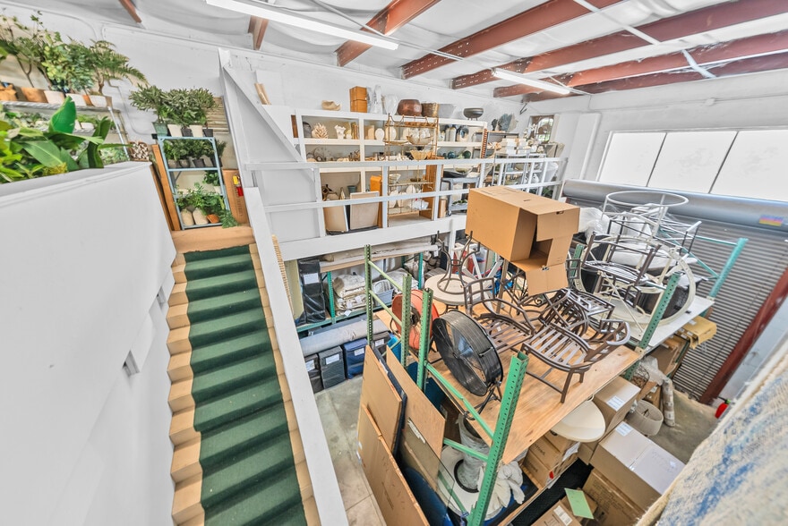 More Photos Of 5780 Taylor Rd, Naples Showroom For Sale