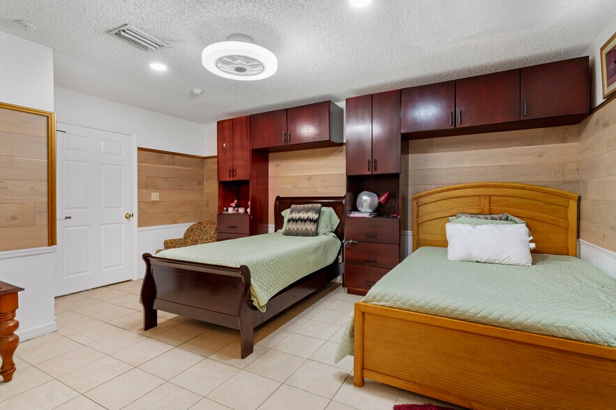 More Photos Of 613 Forest Hills Dr, Brandon Assisted Living For Lease