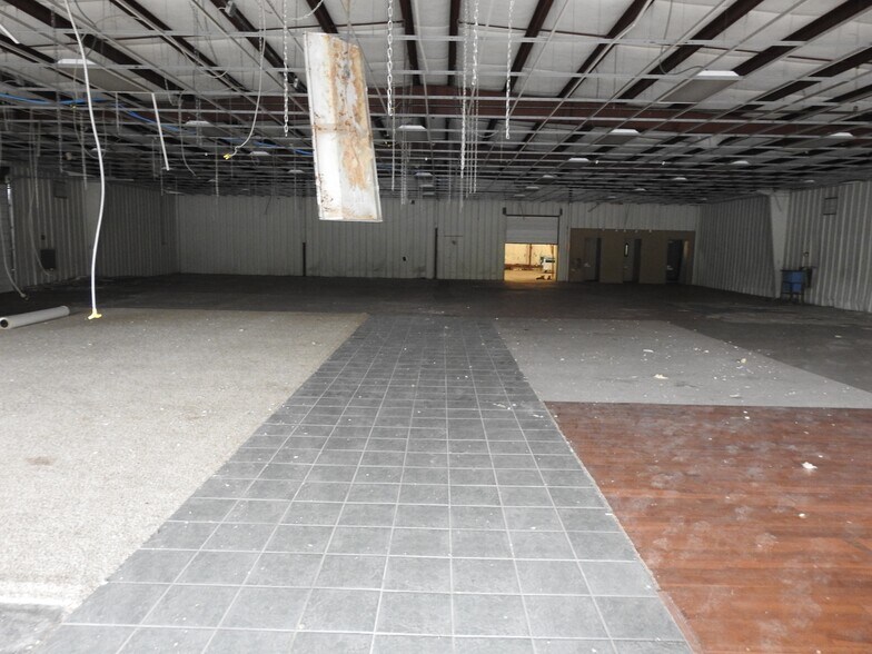 More Photos Of 2461 Highway 20, Decatur Flex For Sale