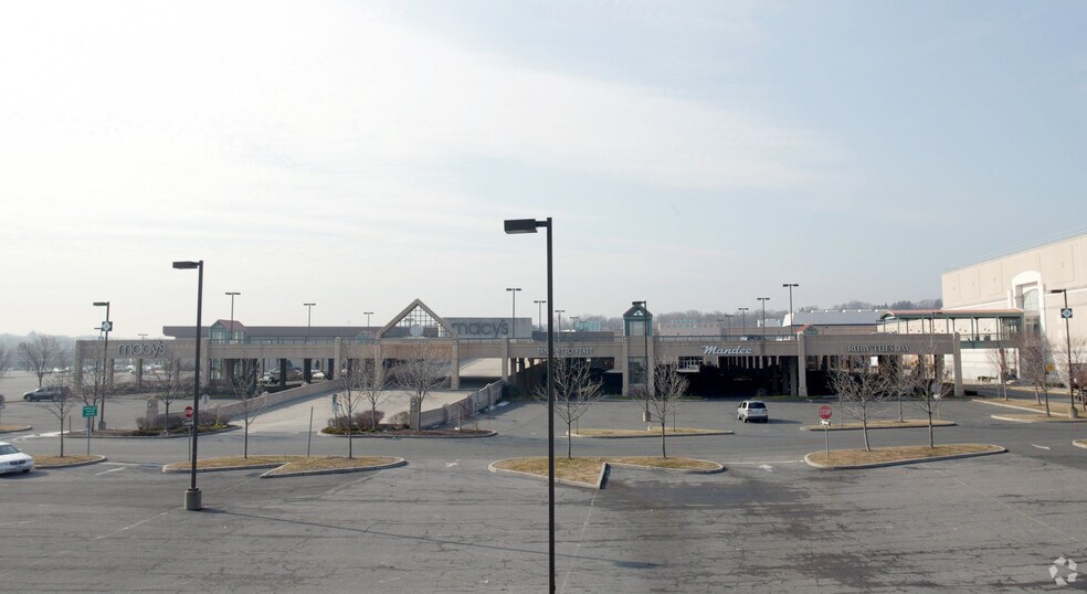 More Photos Of 5101-9119 Fashion Dr, Nanuet General Retail For Sale