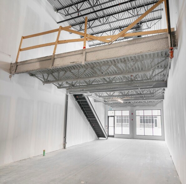 More Photos Of 120 Commercial Dr, Calgary Warehouse For Lease