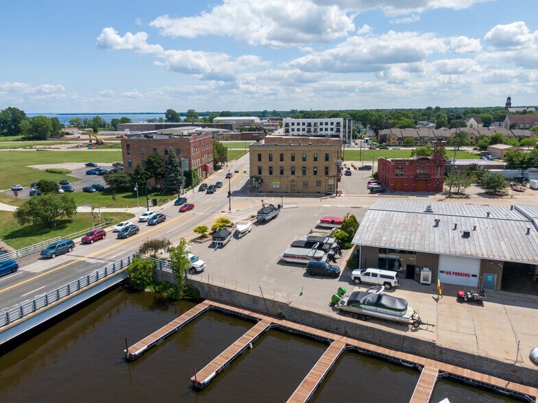 More Photos Of 601-607 S Main St, Oshkosh Office Residential For Sale