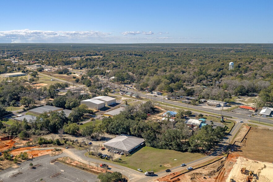 More Photos Of 1025 Industrial Dr, Crestview General Retail For Sale