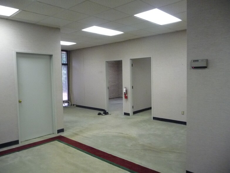 More Photos Of 130 Lexington Ln, Southern Pines Office For Lease