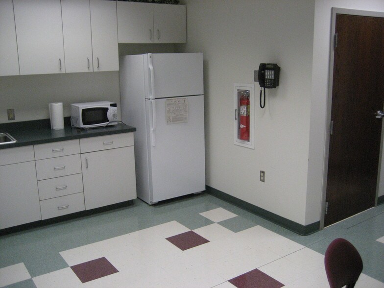 More Photos Of 59 General Warren Blvd, Malvern Medical For Lease