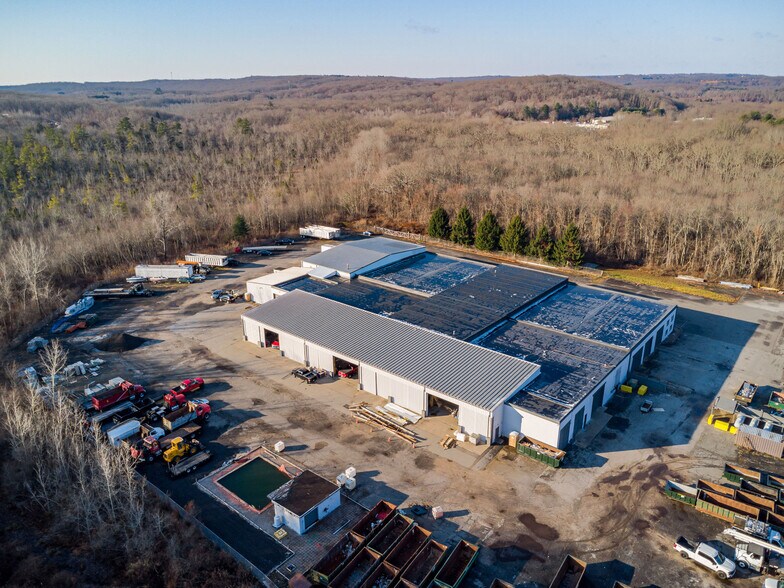 More Photos Of 40 High Bridge Rd, Sandy Hook Warehouse For Lease