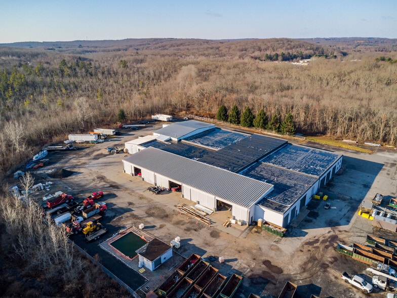 More Photos Of 40 High Bridge Rd, Sandy Hook Warehouse For Lease