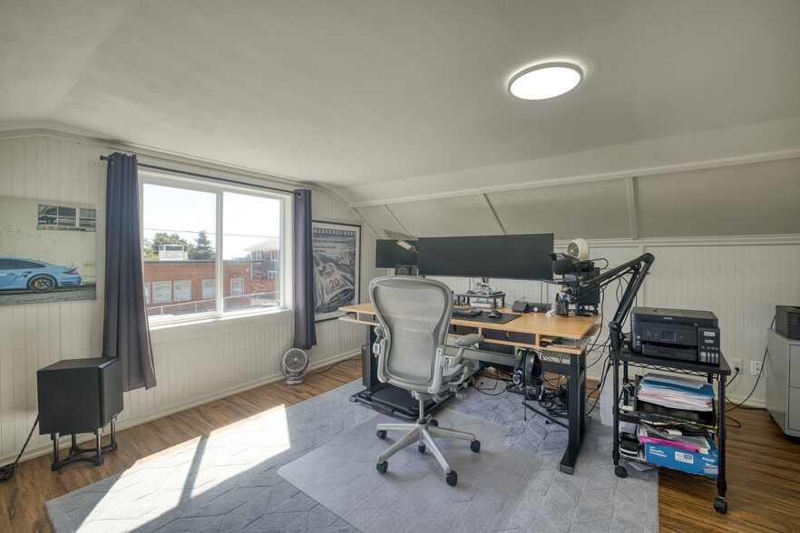 More Photos Of 40 Main St, Pacific Beach Flex For Sale