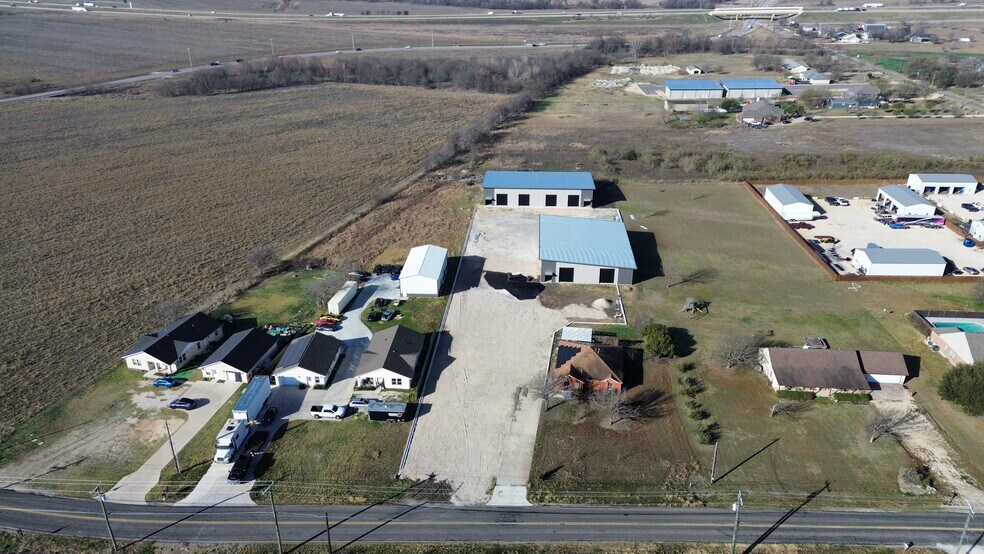 More Photos Of 1158 County Road 108, Hutto Warehouse For Lease