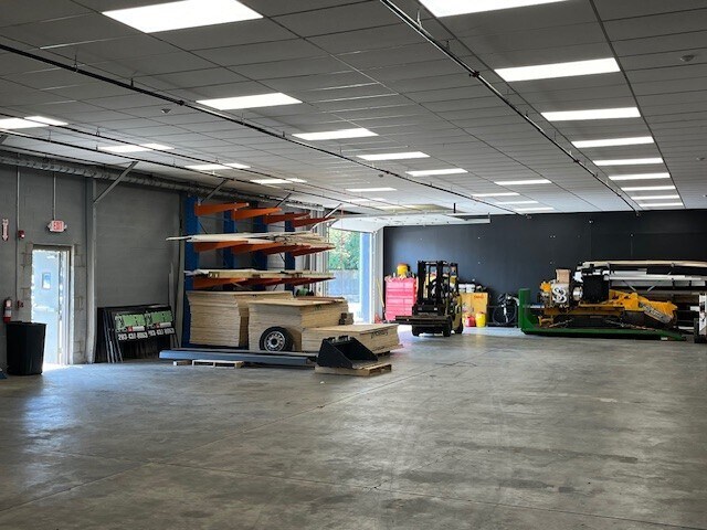 More Photos Of 374 West St, Bristol Manufacturing For Lease